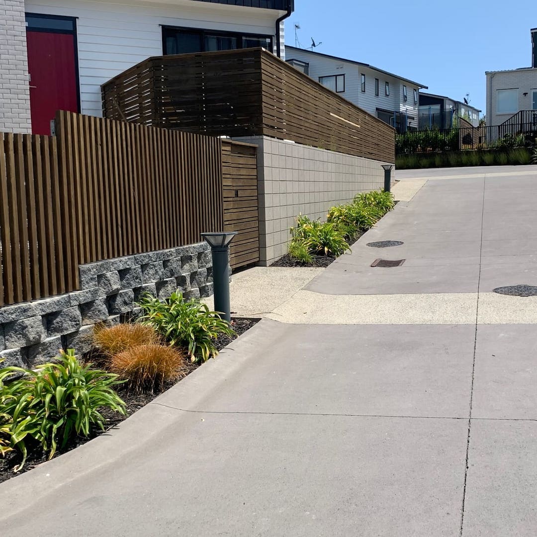 SOLAR BOLLARD, Housing Area Driveway