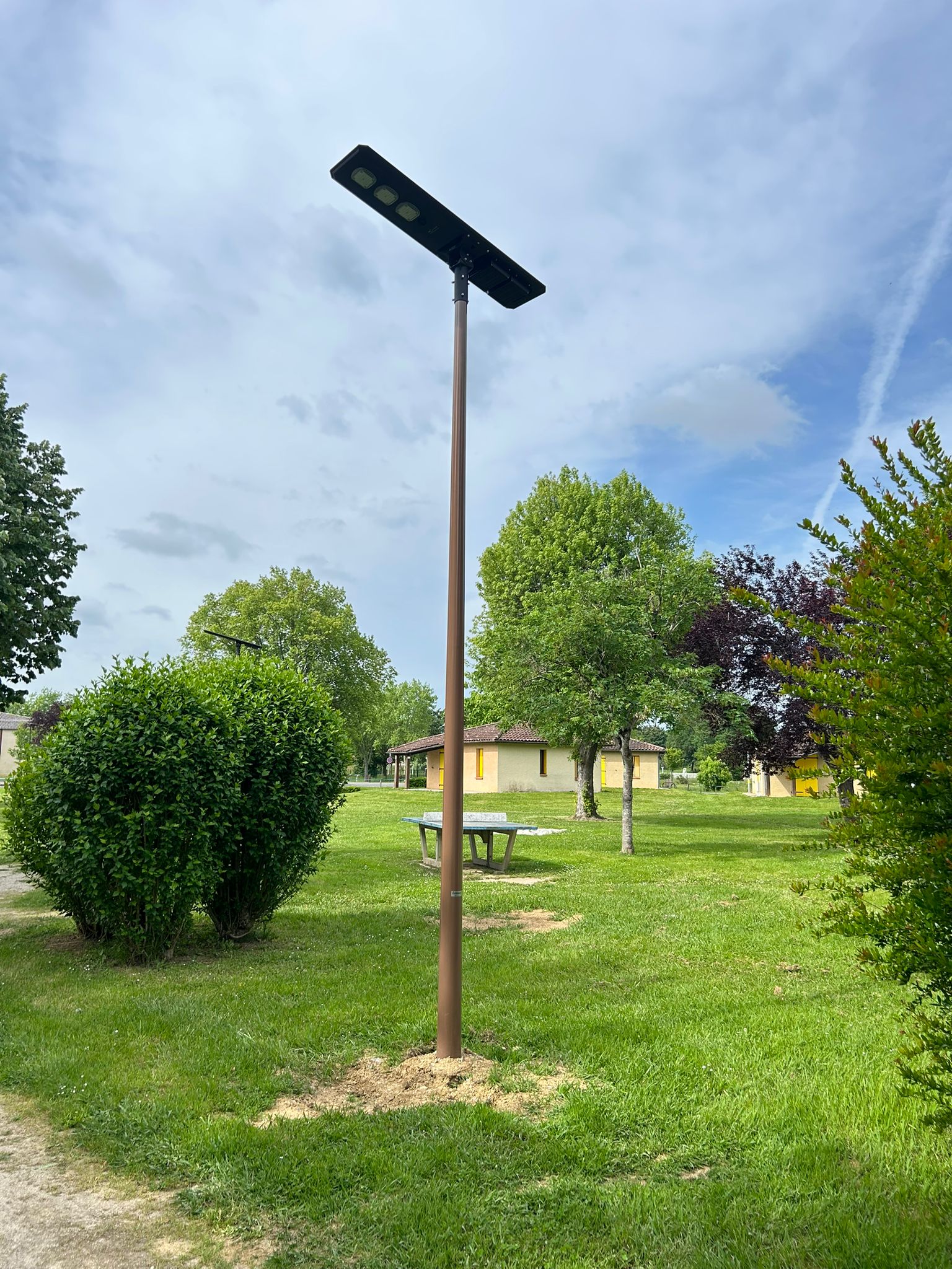 AOS Pro (+), Holiday Village